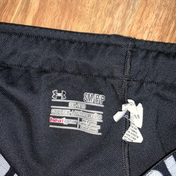 Under armour sport shorts - Picture 2 of 2